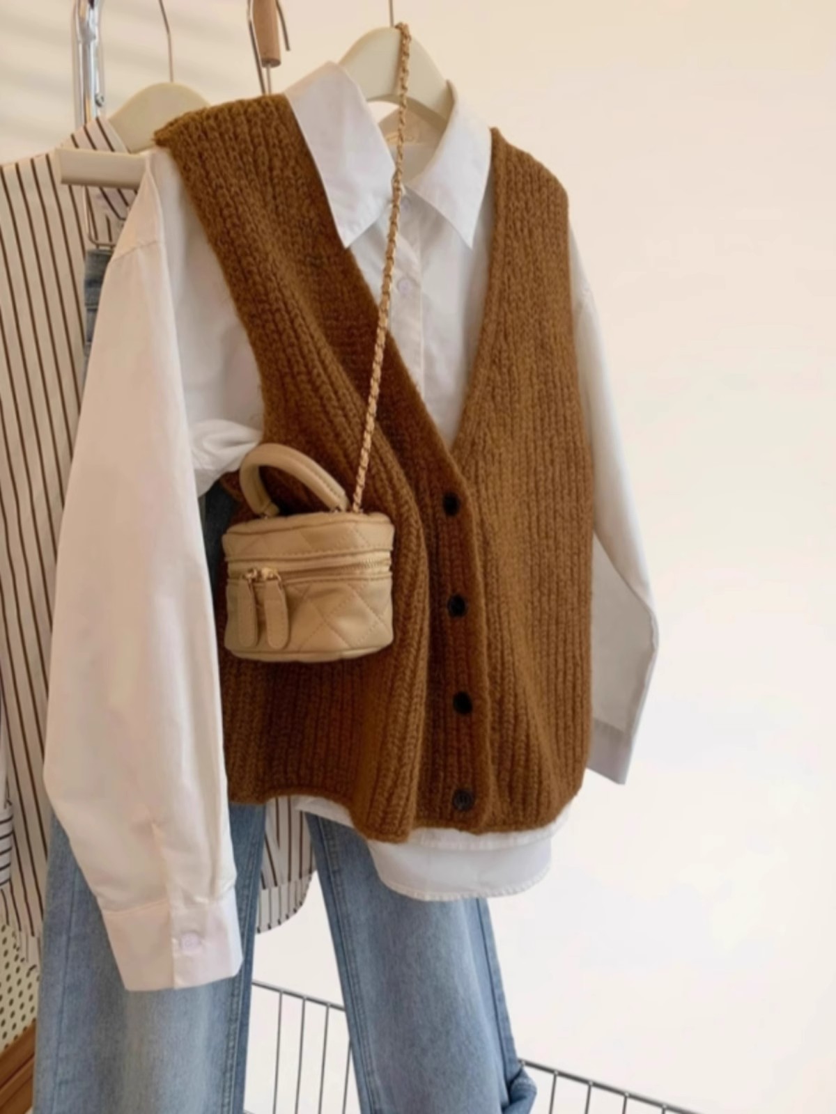 Koreanischer Stil Übergrößen D – Shoulder Pad Set In Bewertung und Preis