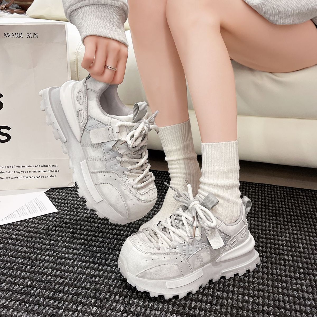 Chunky-Sneaker im Herbst-Vinta – Sewing Latex Bewertung und Preis